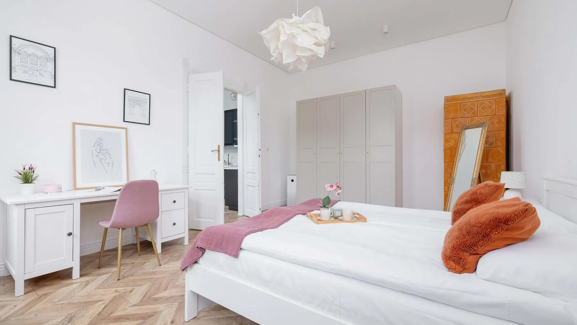 Elegant Family Apartment Near Krakow City Center By Noclegi Renters 0*,